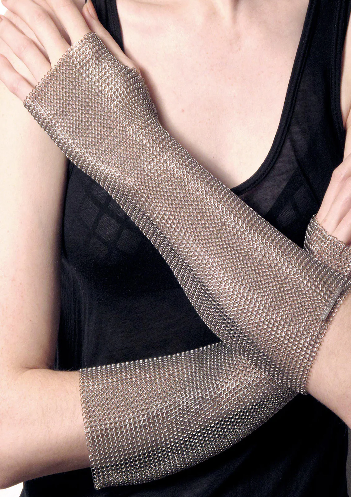 CHAIN MESH SLEEVE